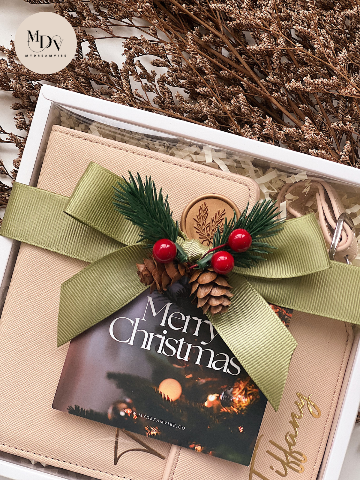 [CHRISTMAS GIFT] : Travel in Style Personalised Gift Set